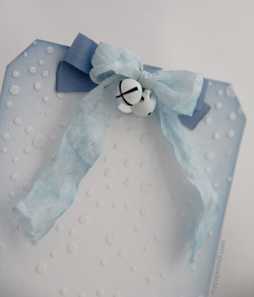 blå tag sløyfedetalj