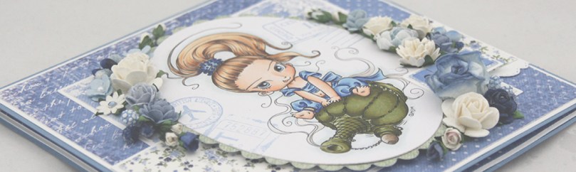 Bursdagskort Sara Mo Manning little Gini front skrått PS